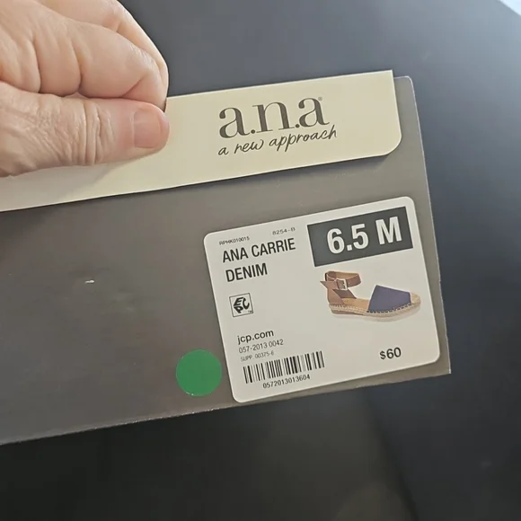 NIB a.n.a Women's Size 6.5 Carrie Denim Dressy Flat Sandals Crochet Accents - Picture 2 of 9